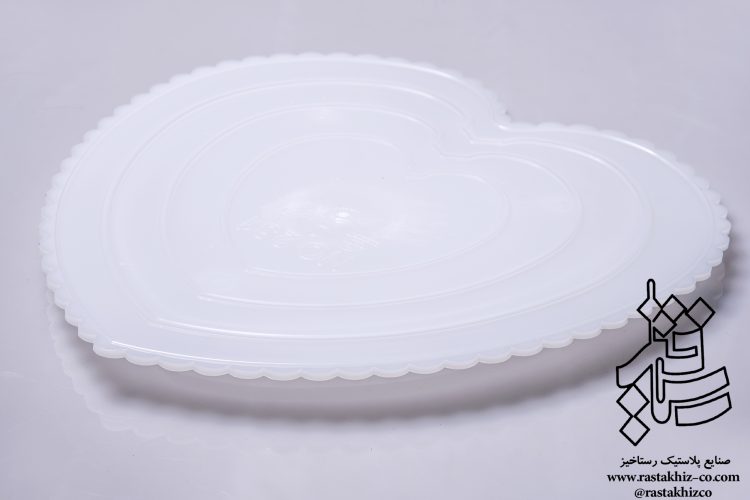 صفحه کیک قلب سفید در 5 طبقه